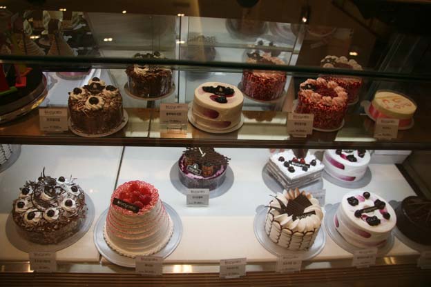 pretty cakes at the Shinsegae department store in Seoul